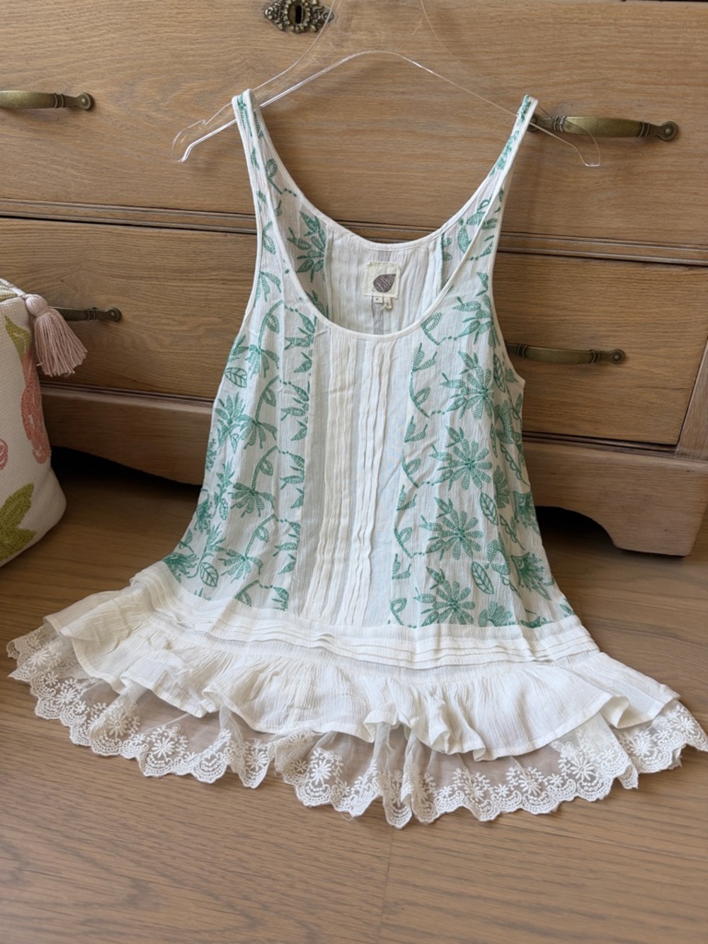 Anthropologie LIKA embroidered lace tank top like new size medium festival beach